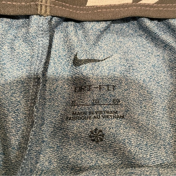 NIKE men’s size xl Dri-FIT 5" Unlined Versatile Shorts. Used. Good condition - Picture 5 of 9